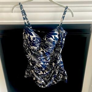 One piece swimsuit. Good condition.